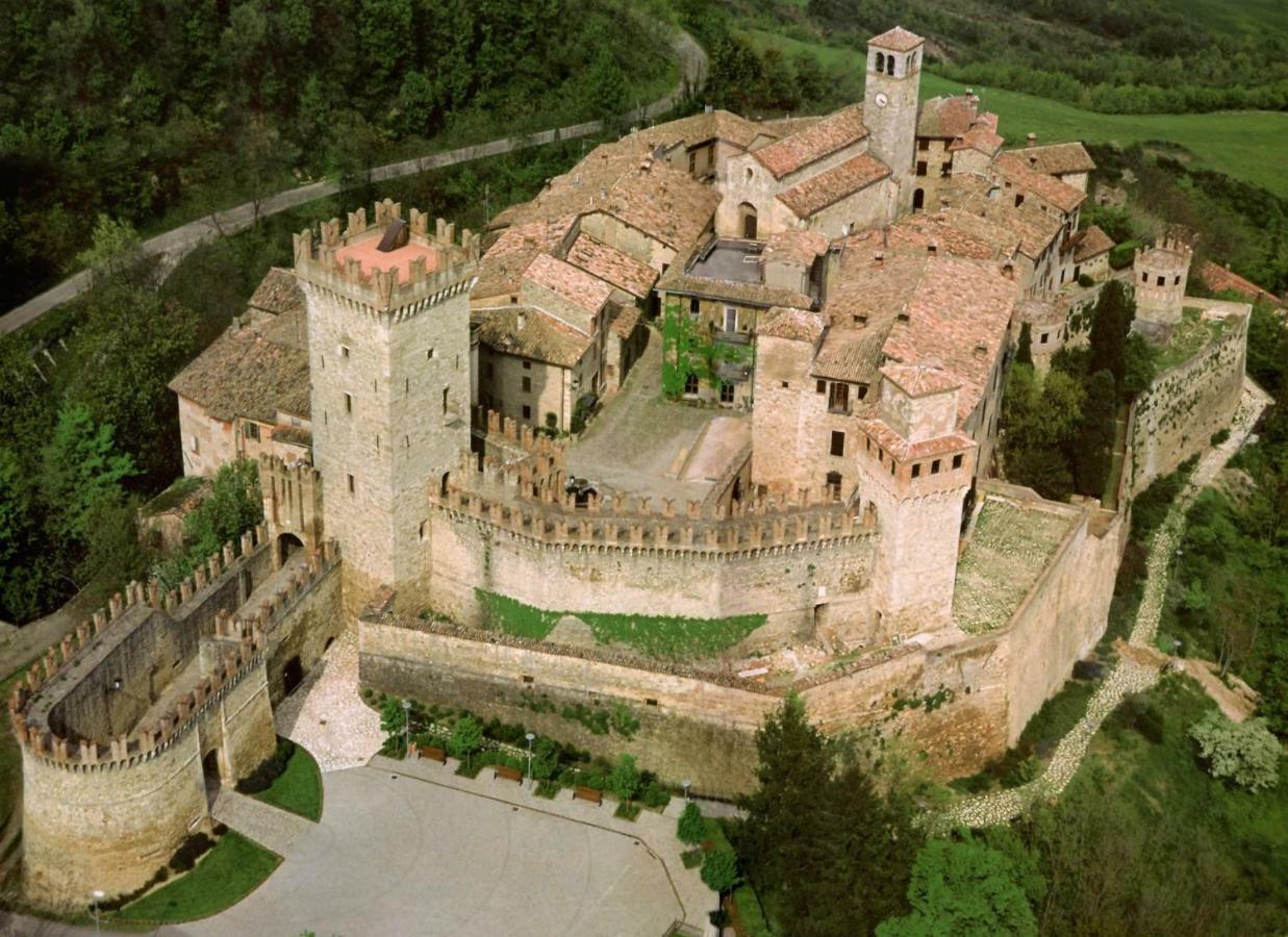 App.To Pian Del Ronco Apartment Pellegrino Parmense Luaran gambar